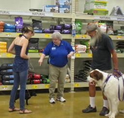 Penny assisting at PetsMart - 23JUL17